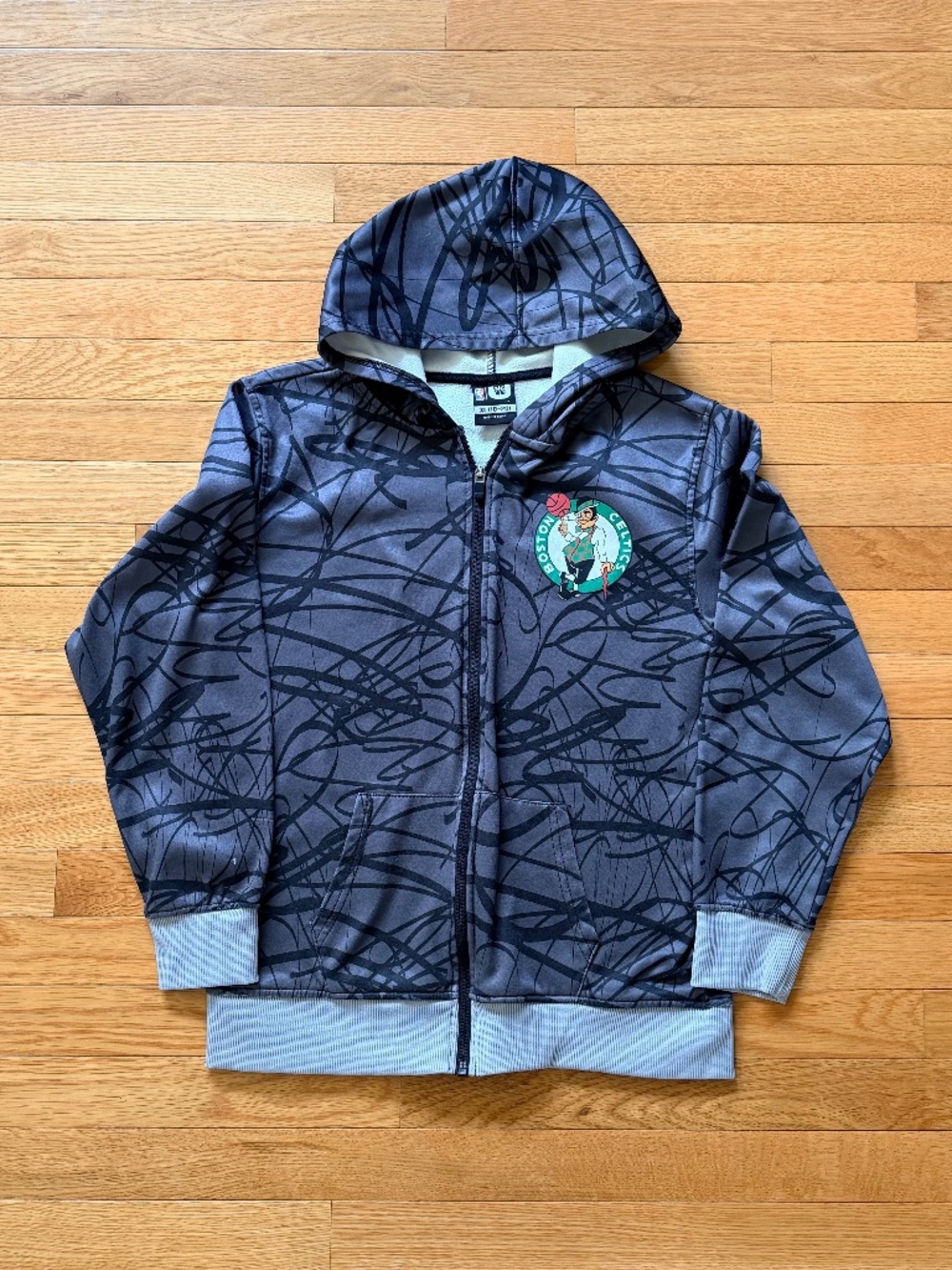 NBA UNK Boston Celtics Youth XL 18-20 Zip Hoodie Graffiti Print